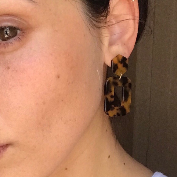 Tortoise shell earrings - Picture 4 of 4